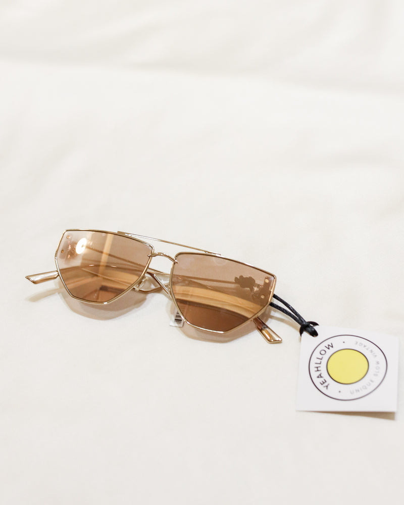 BRAND NEW DIOR MAGNETIC FOLDING CASE  Dior Sleek fashion Sunglasses case
